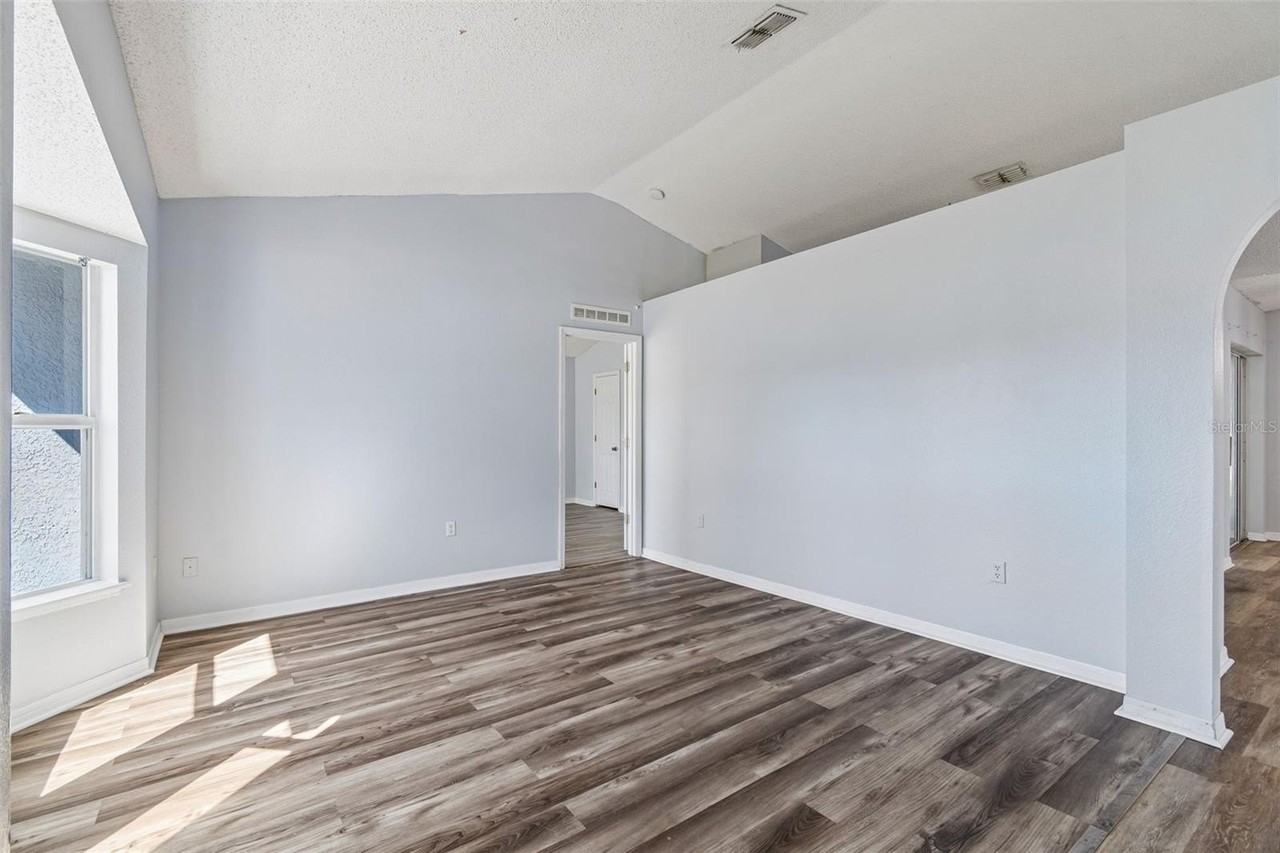 11067 Monarch St - Photo 3 of 31