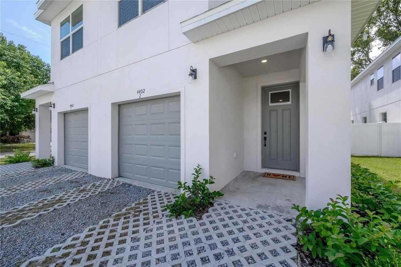 4402 W Gray St #1 - Photo 4 of 50