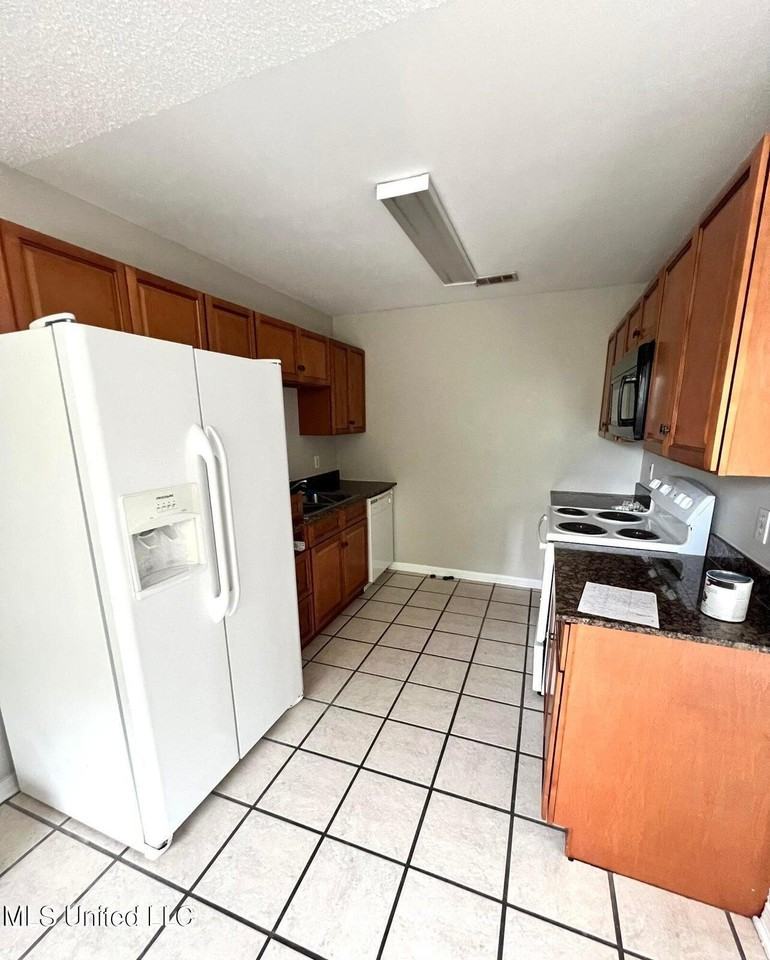 5596 Daugherty Rd Unit A1 - Photo 2 of 11