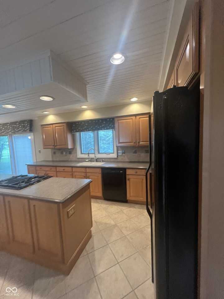 12748 Limberlost Dr - Photo 4 of 40