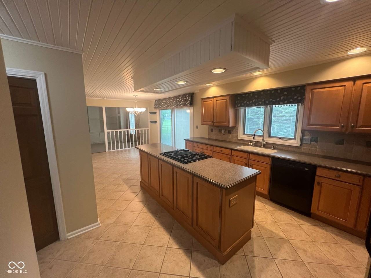 12748 Limberlost Dr - Photo 6 of 40