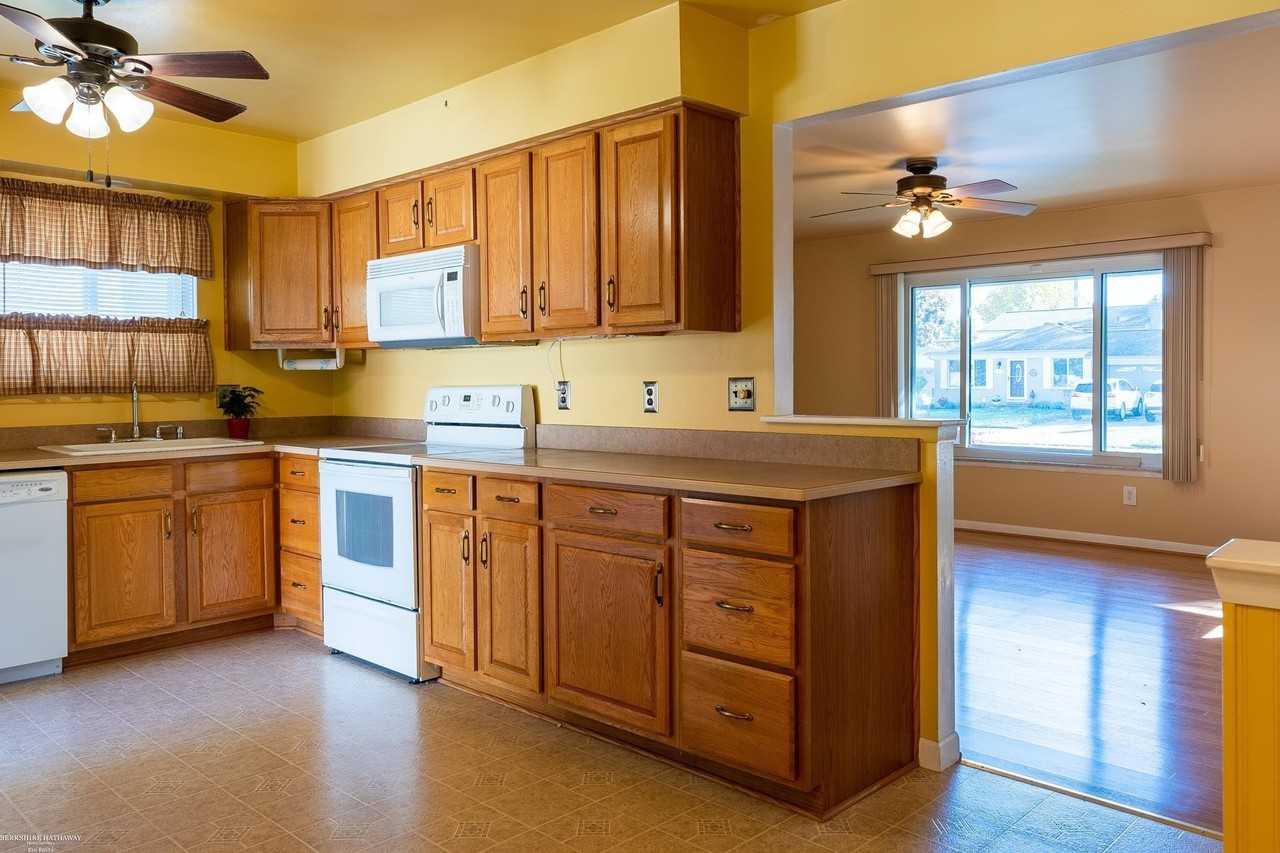 14323 Mary Grove Dr - Photo 5 of 32