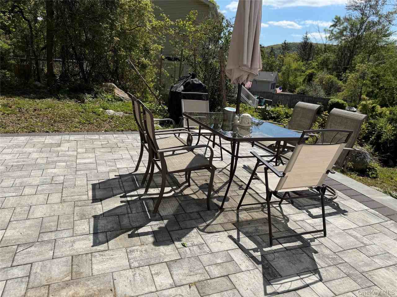 32 Cherry St - Photo 3 of 11