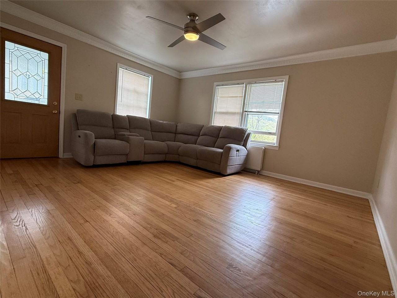 32 Cherry St - Photo 6 of 11