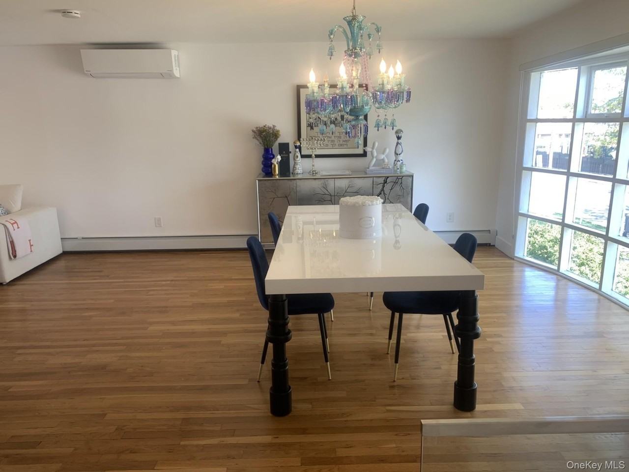 1110 William St - Photo 3 of 19
