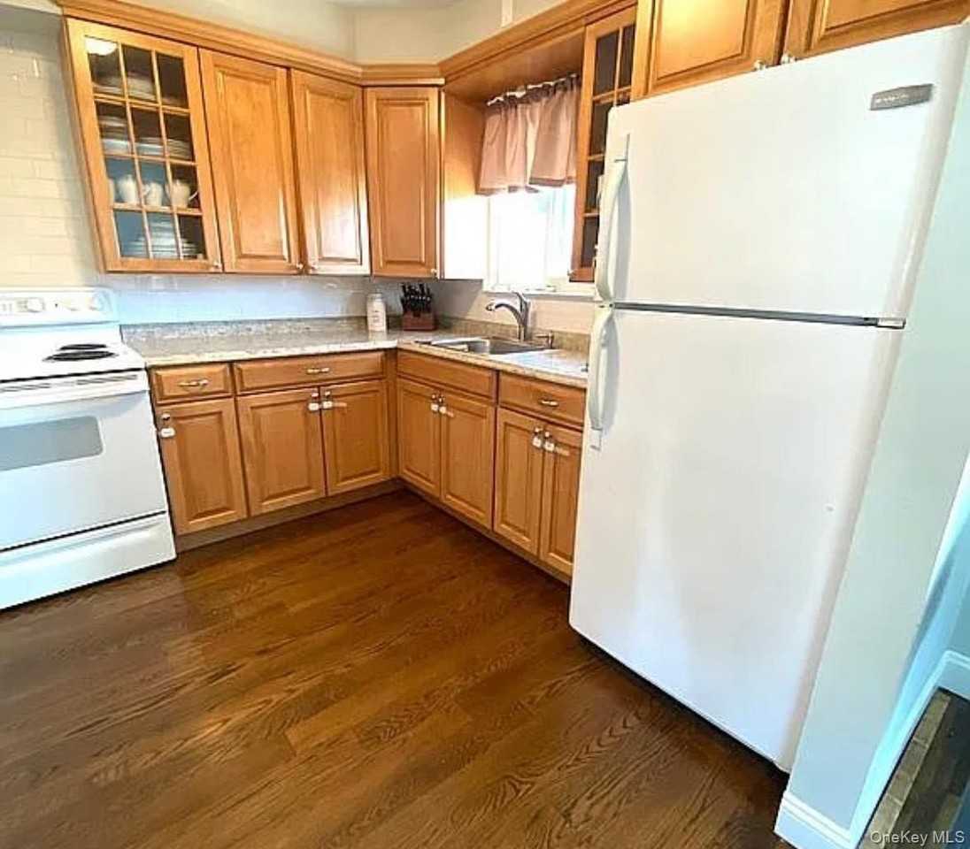 398 Harrison Ave - Photo 4 of 18