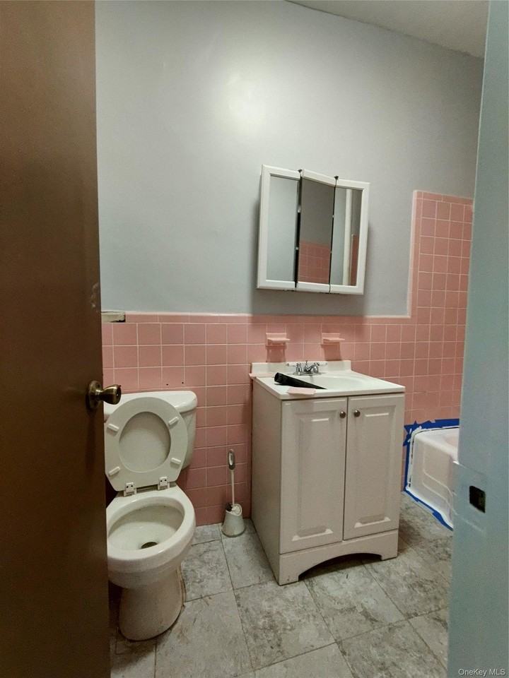 8231 Woodhaven Blvd - Photo 5 of 6