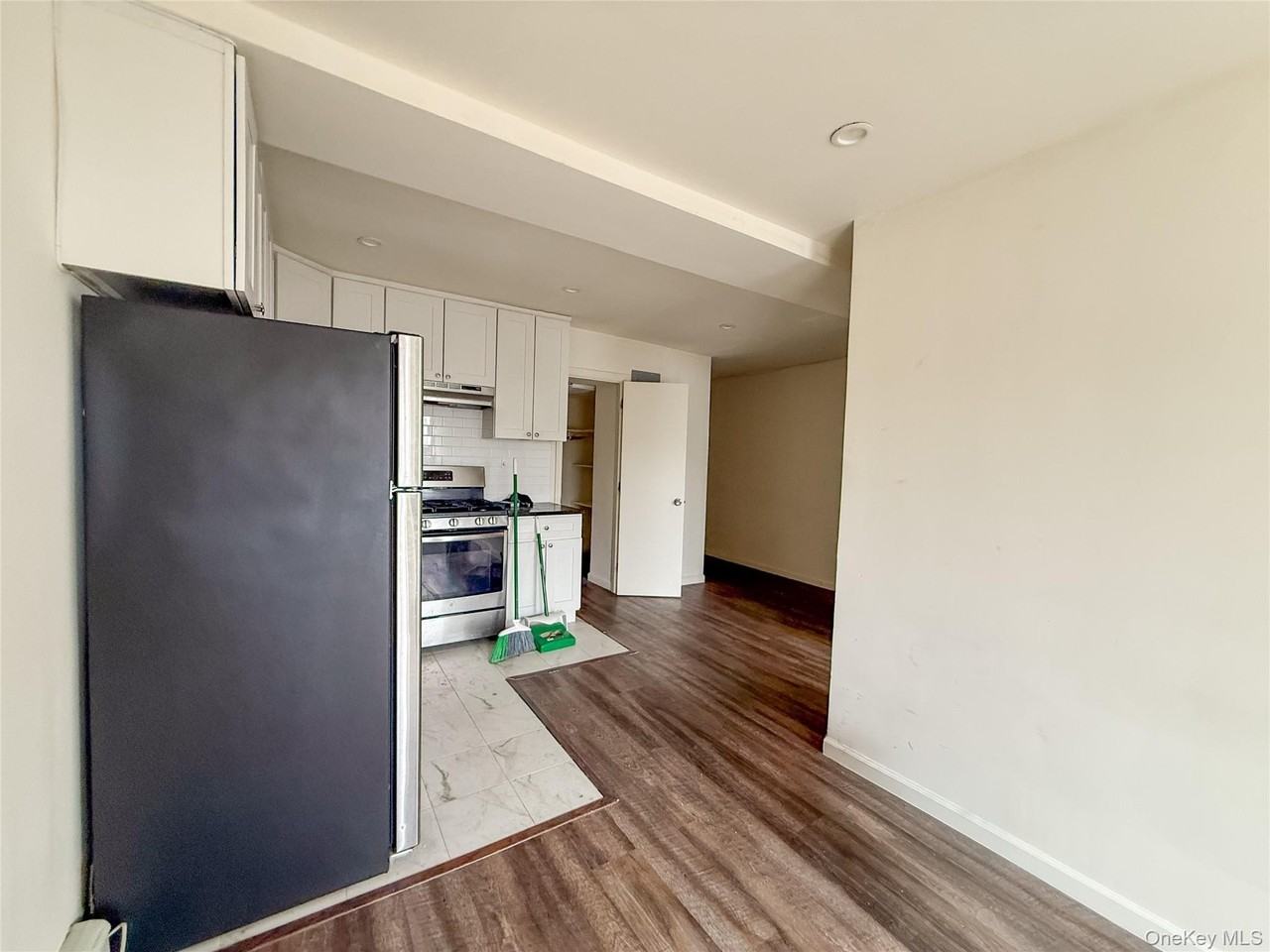 765 Shore Rd #L - Photo 3 of 9