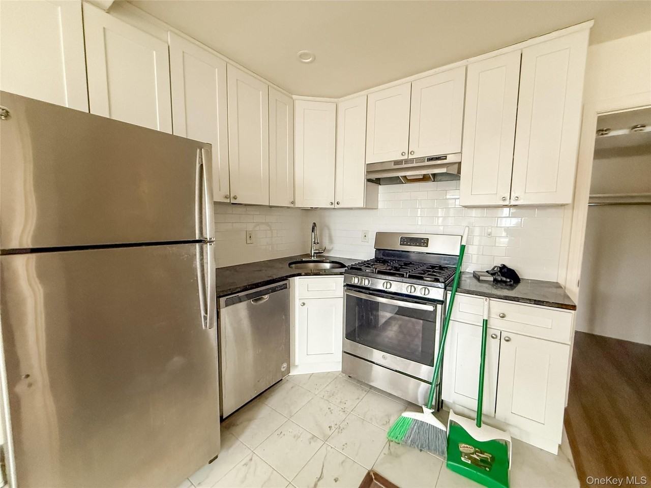 765 Shore Rd #L - Photo 5 of 9