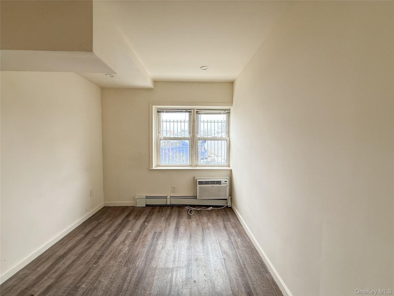 765 Shore Rd #L - Photo 6 of 9