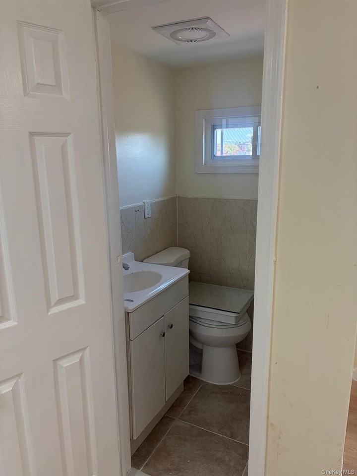 16201 85th Ave #3FL - Photo 2 of 5