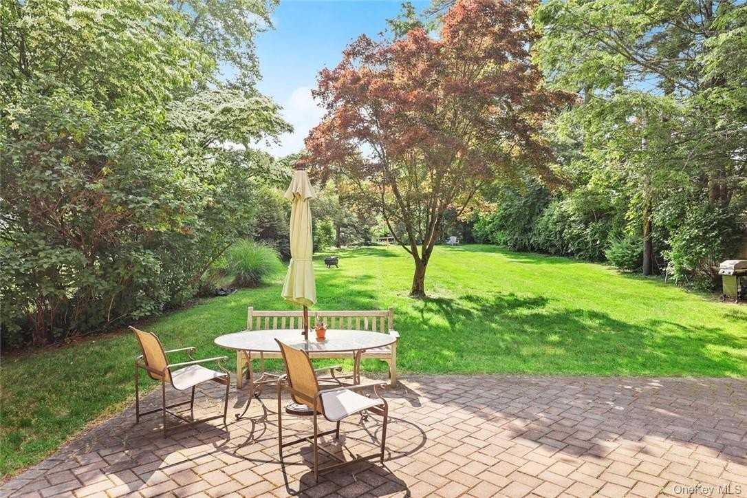 155 Washington Ave - Photo 2 of 10