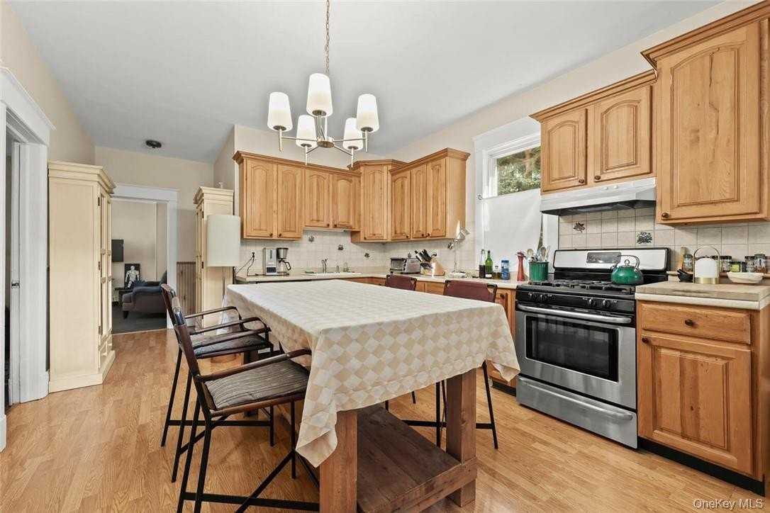 155 Washington Ave - Photo 3 of 10