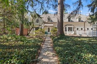 87 Piping Rock Rd - Photo 1 of 1