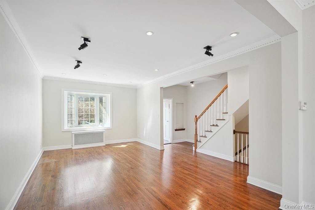 17503 Jewel Ave - Photo 3 of 13