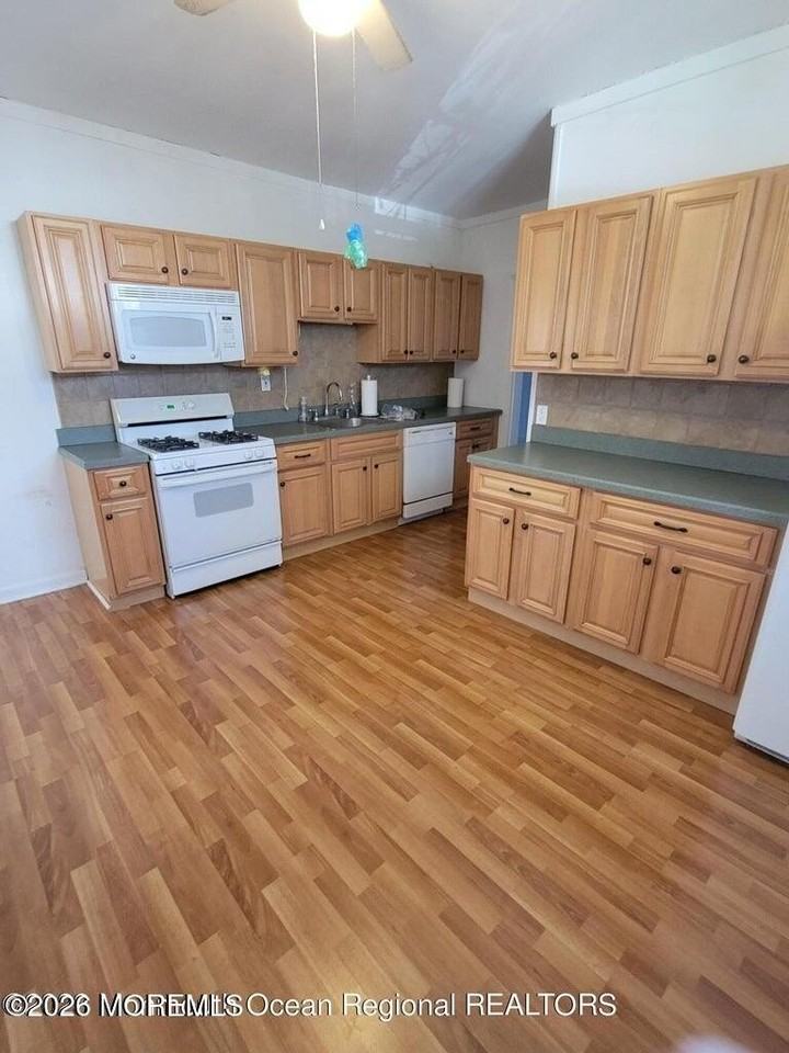 92 Wallace St #C - Photo 7 of 10