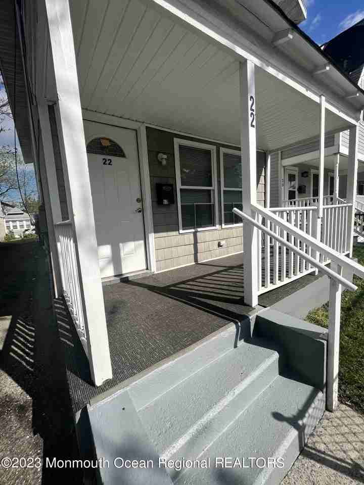 22 Borden Ave - Photo 3 of 13