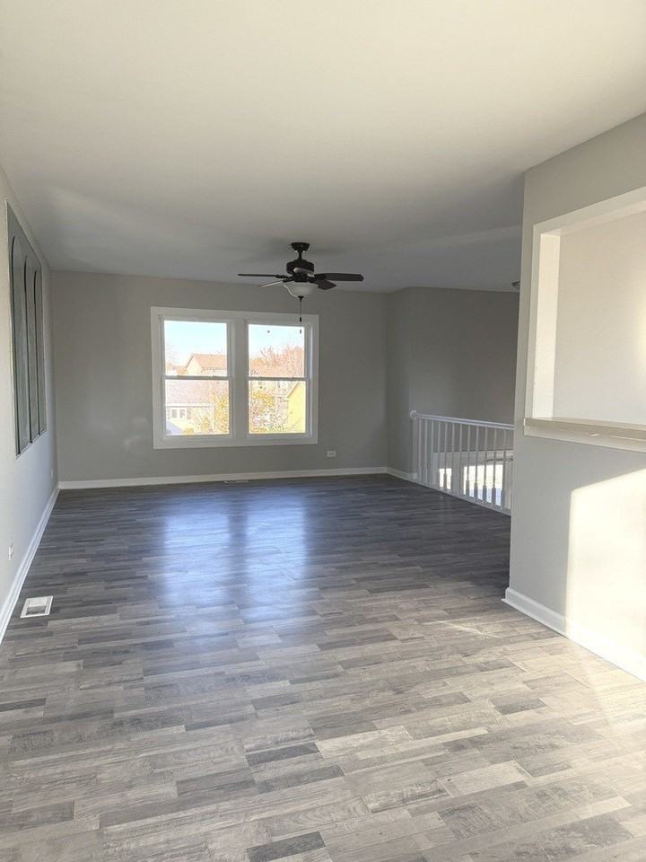 651 Chesapeake Dr - Photo 3 of 17