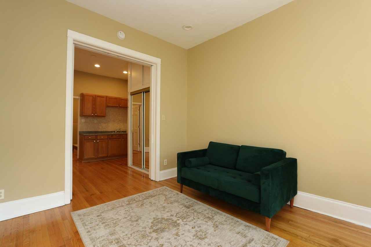 2433 N Kedzie Blvd #1F - Photo 3 of 6