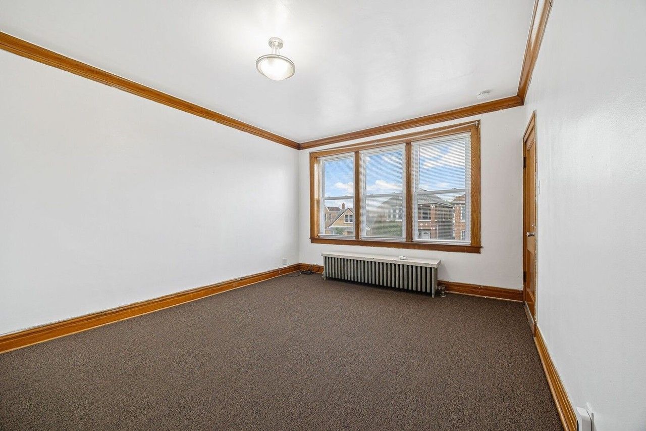 4749 S Keeler Ave #2 - Photo 3 of 11