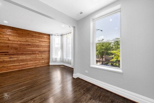 523 N Kedzie Ave #2 - Photo 3 of 8