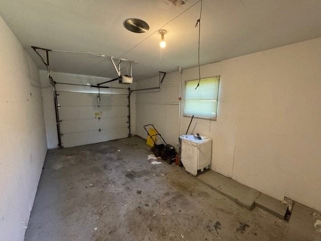1123 Cedar Ln - Photo 5 of 12