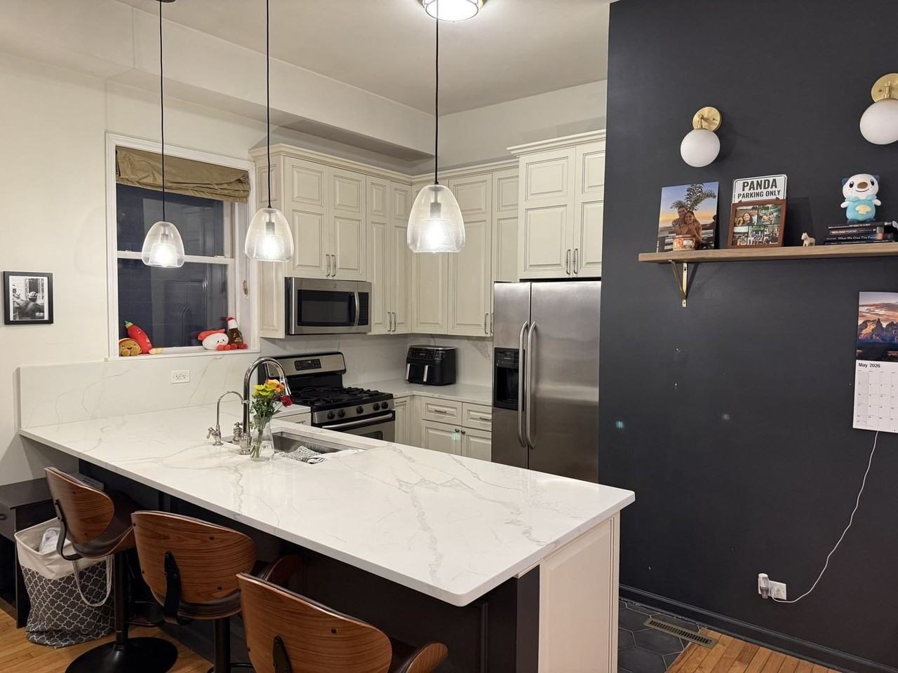 1455 W Wolfram St #A - Photo 4 of 12