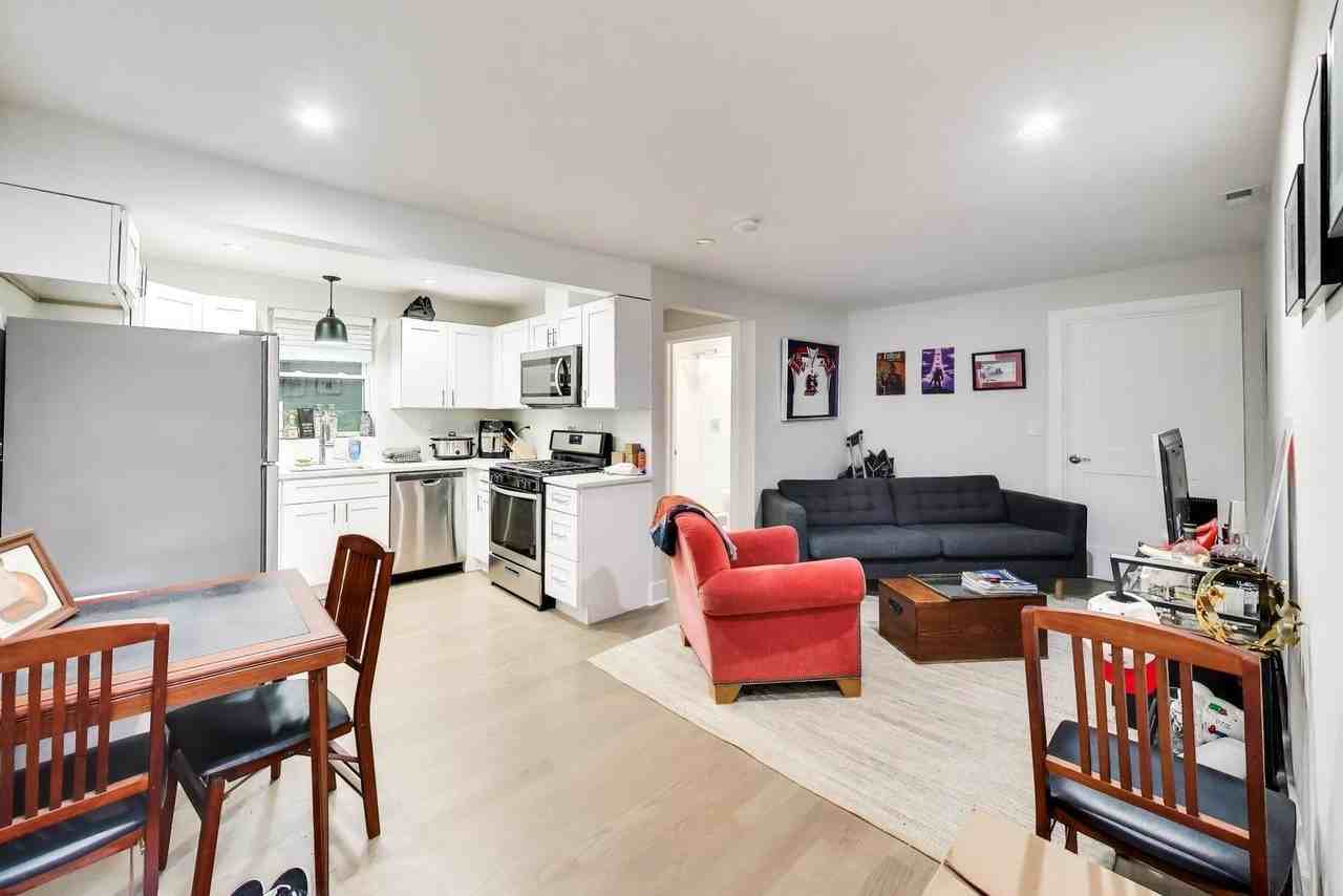 2021 W Shakespeare Ave #CH2 - Photo 2 of 14