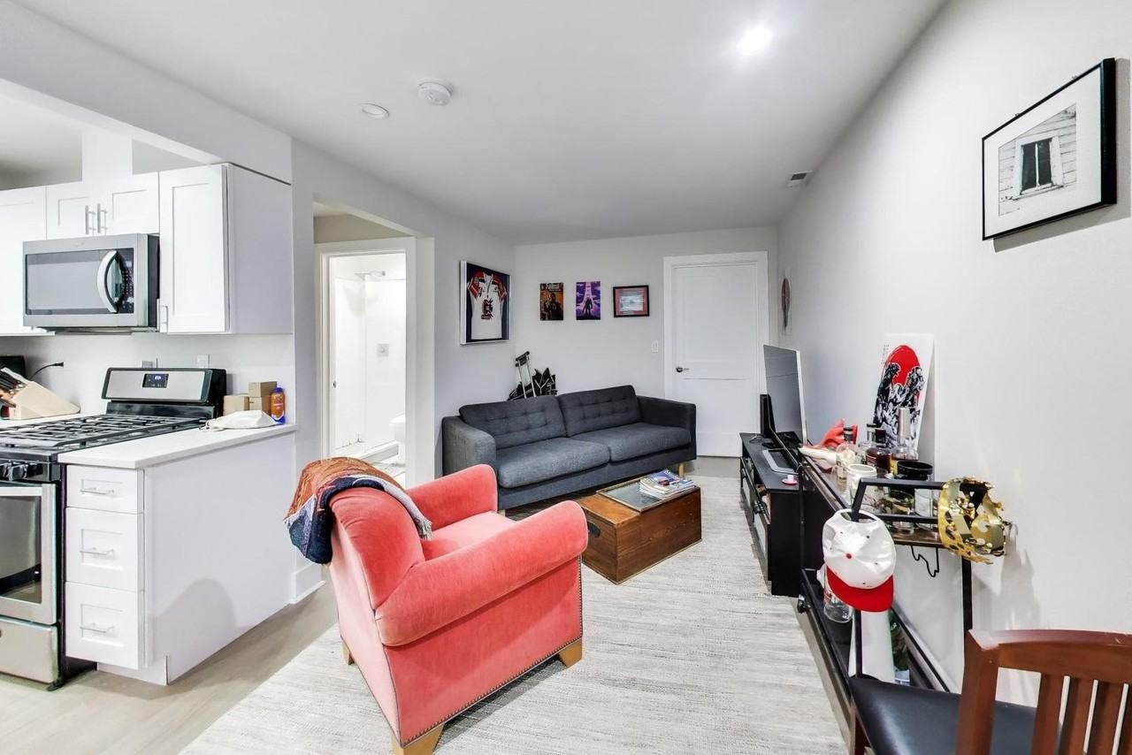 2021 W Shakespeare Ave #CH2 - Photo 3 of 14
