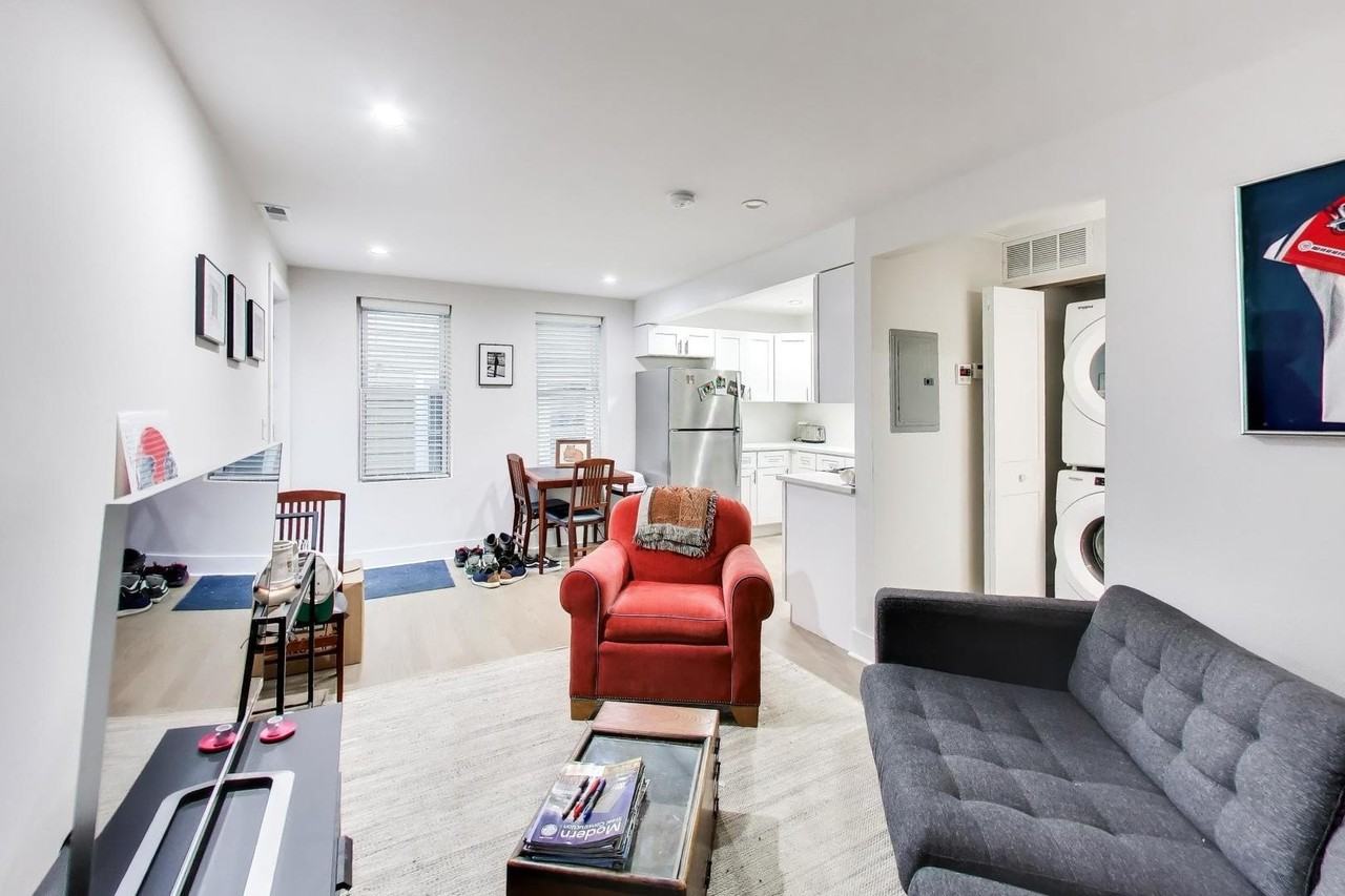 2021 W Shakespeare Ave #CH2 - Photo 4 of 14