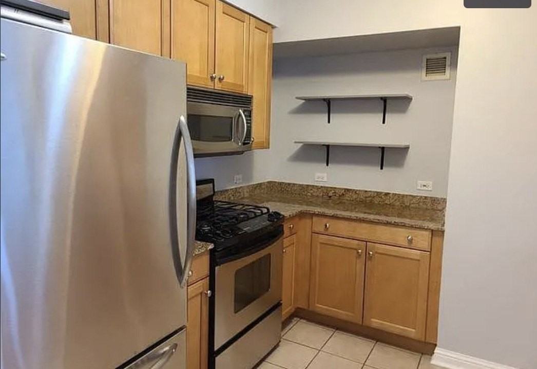 25 E Superior St #501 - Photo 2 of 9