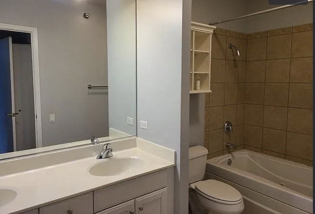 25 E Superior St #501 - Photo 7 of 9