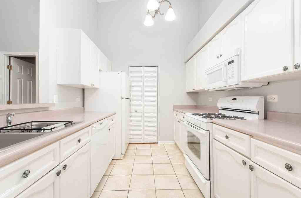 798 N Gary Ave #210 - Photo 6 of 13