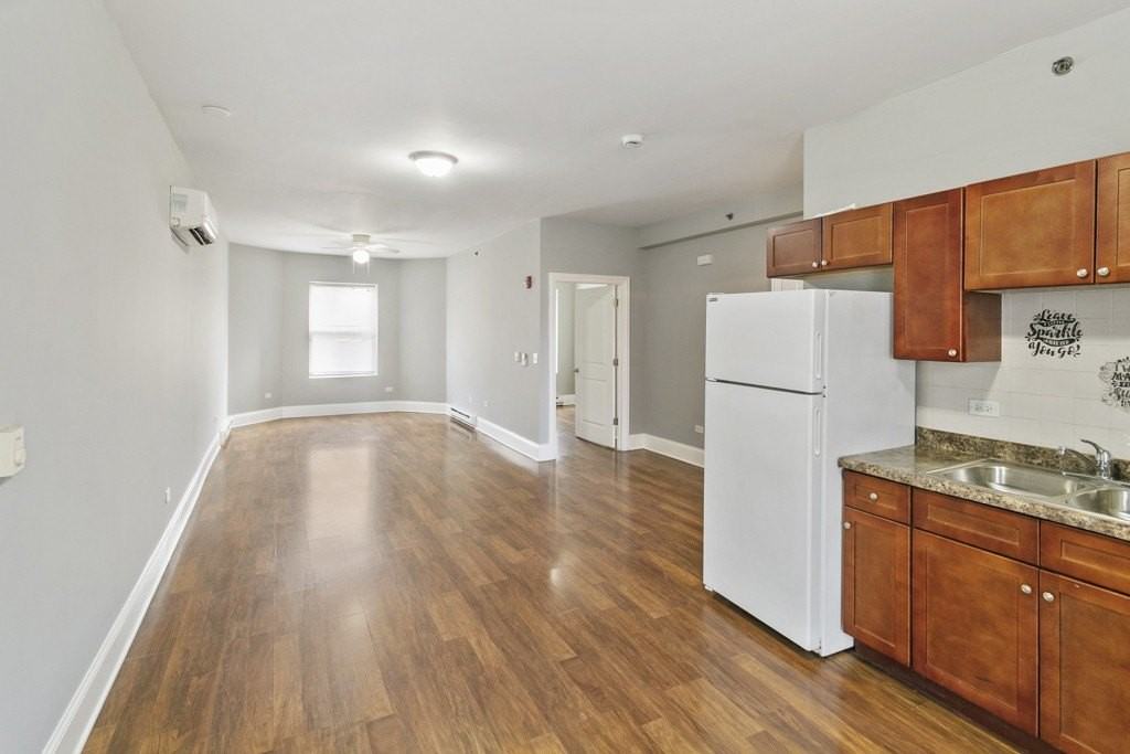115 N Hickory St #C - Photo 3 of 8