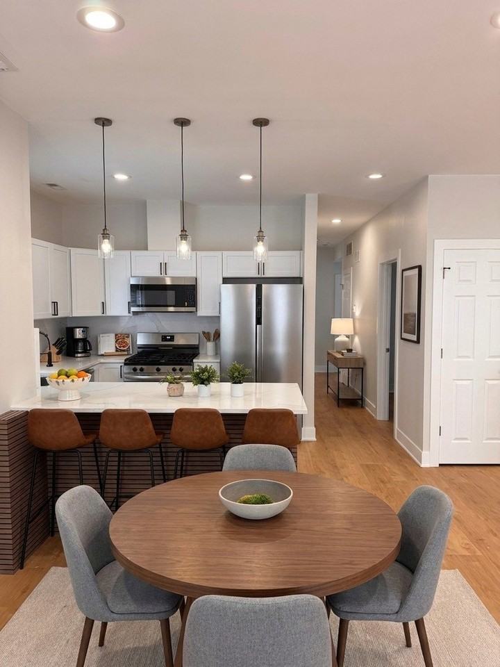818 S Karlov Ave #1 - Photo 3 of 11