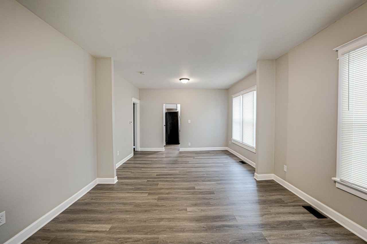 746 Jackson St - Photo 4 of 15