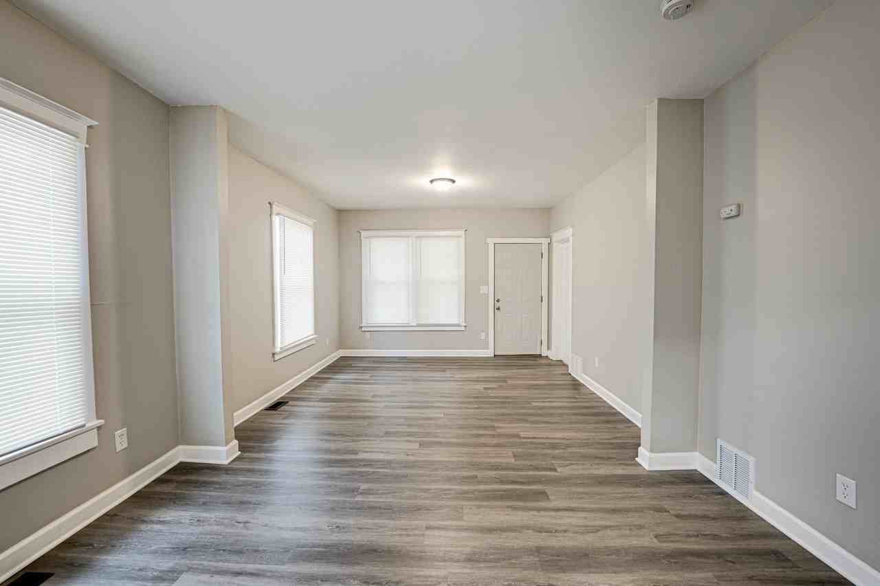 746 Jackson St - Photo 5 of 15