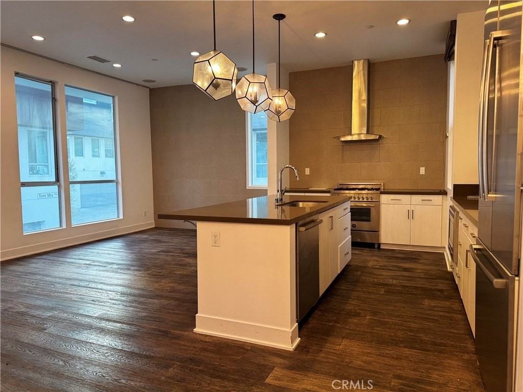 2205 Tom Mix Rd - Photo 4 of 20