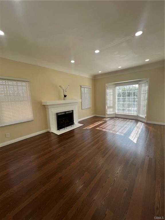 1933 S Corning St - Photo 5 of 32
