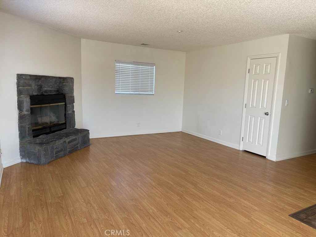 13757 Greenwood Pl #2 - Photo 4 of 21