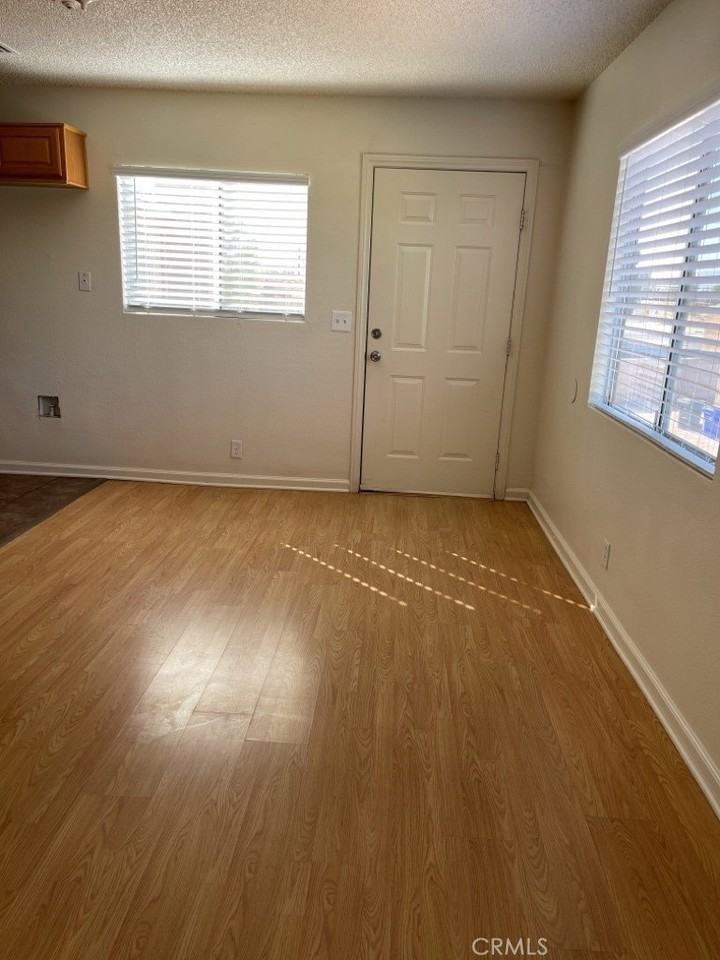 13757 Greenwood Pl #2 - Photo 5 of 21