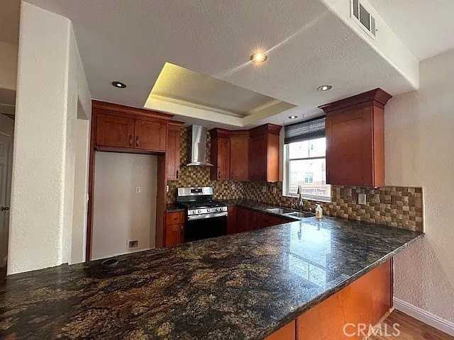 1020 S San Marino Way - Photo 3 of 36