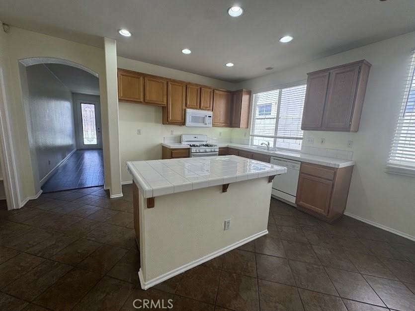 15535 Caroline St - Photo 5 of 20
