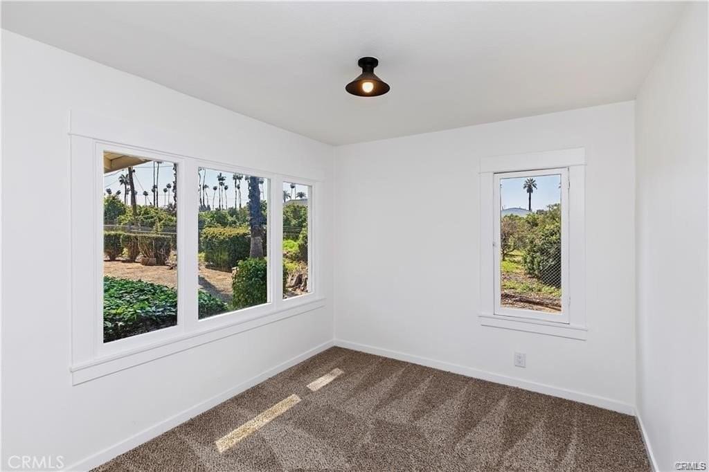 8615 Dufferin Ave - Photo 6 of 15