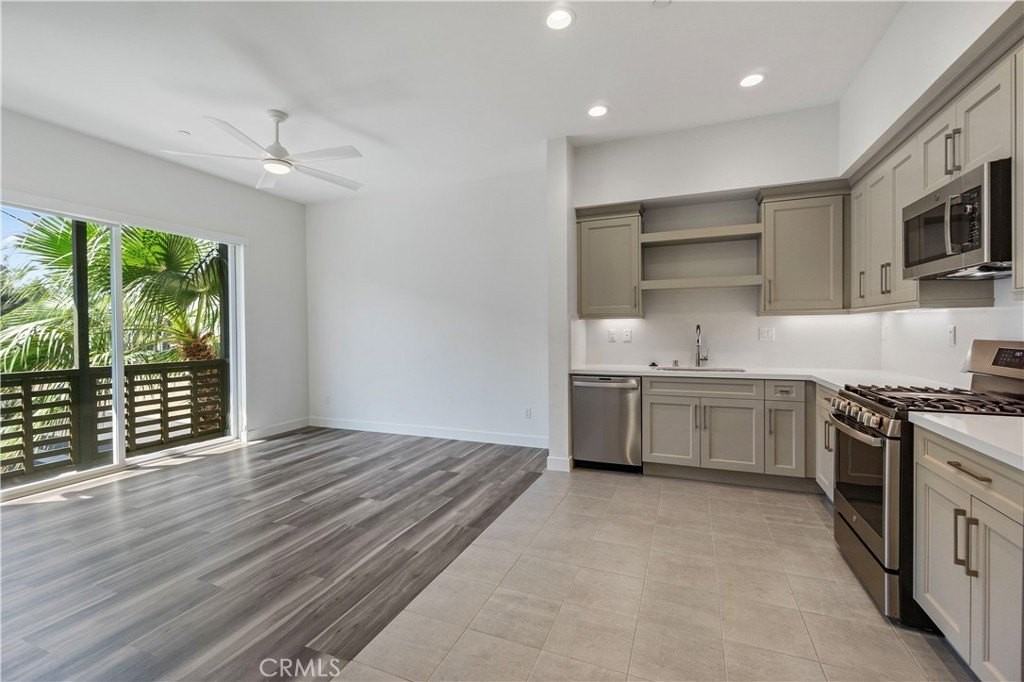 1632 Doheny Way - Photo 4 of 20