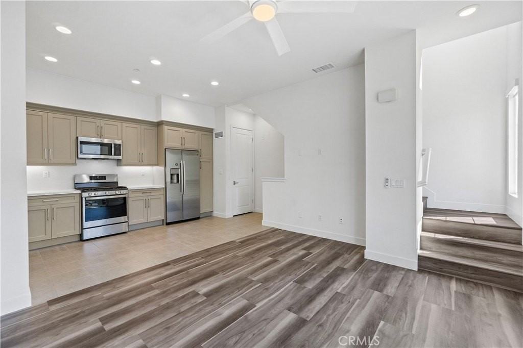 1632 Doheny Way - Photo 5 of 20