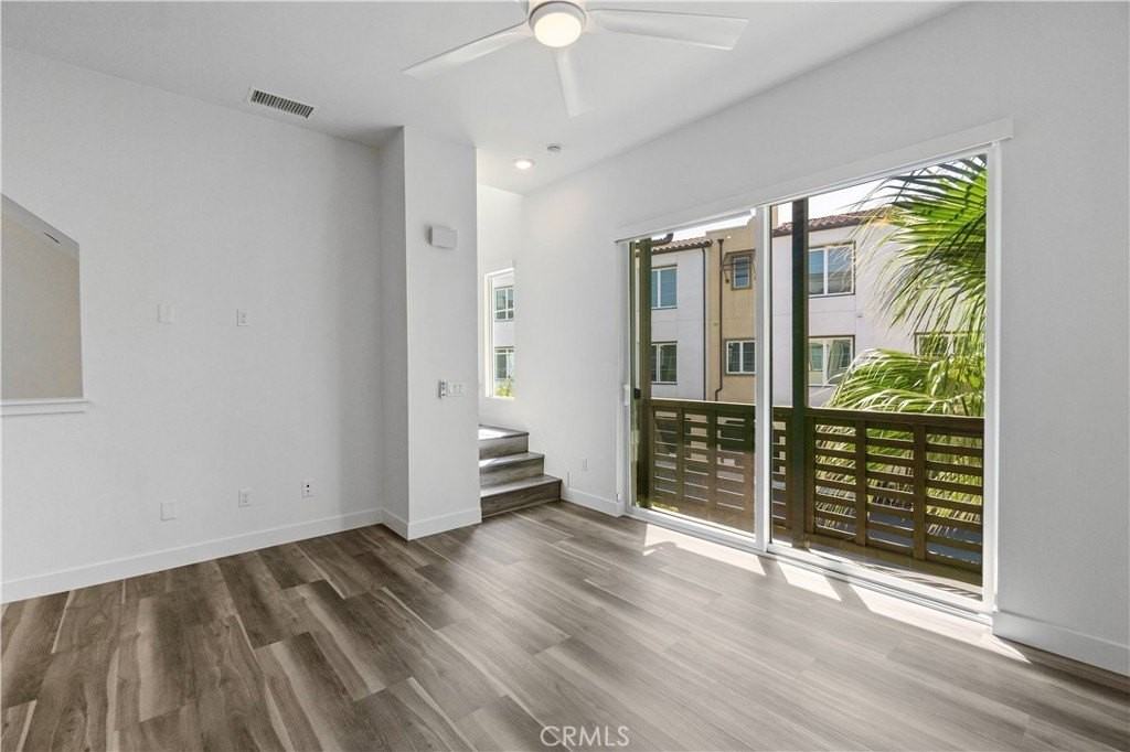 1632 Doheny Way - Photo 6 of 20