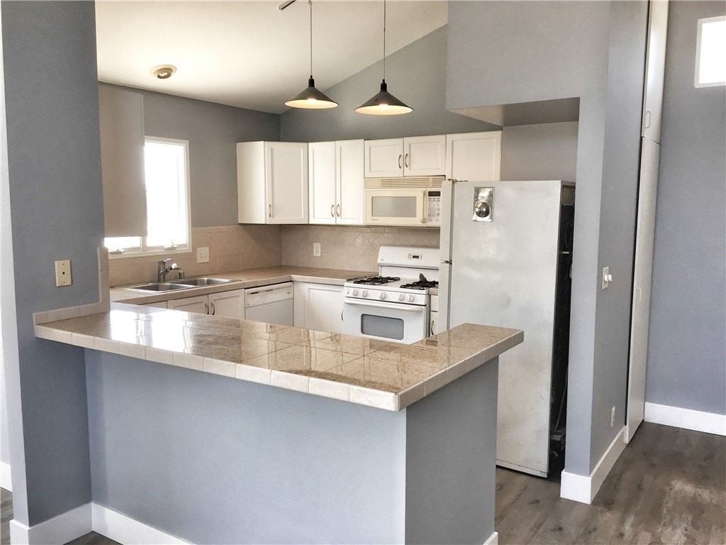 211 Palmer St #1-2 - Photo 3 of 17