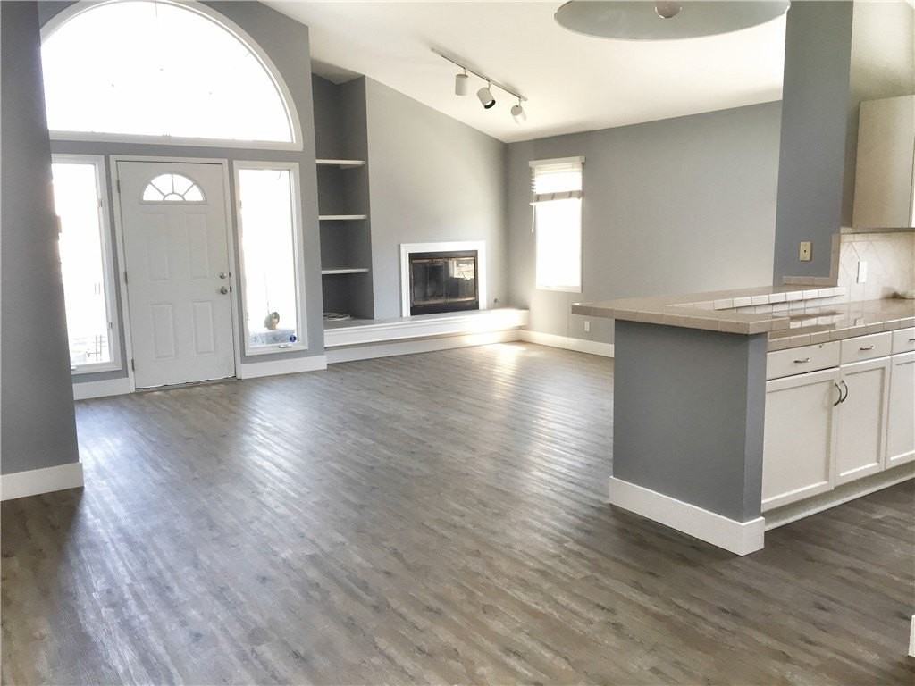 211 Palmer St #1-2 - Photo 4 of 17