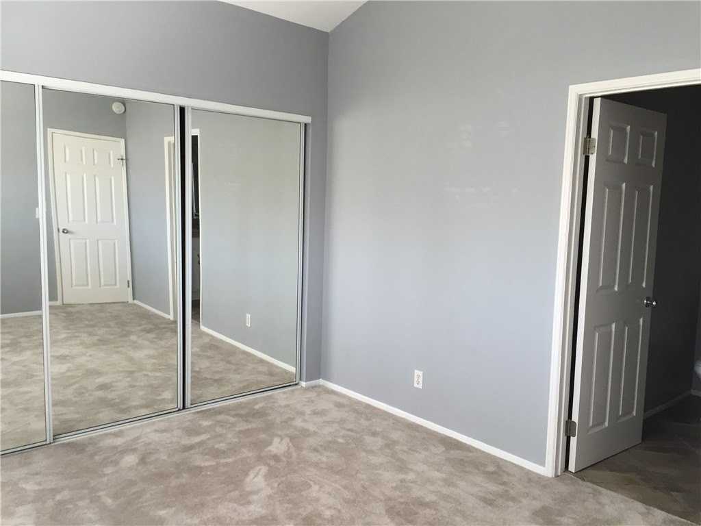211 Palmer St #1-2 - Photo 7 of 17